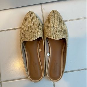 Universal Thread Woven Straw Flat Mule Size: 8.5